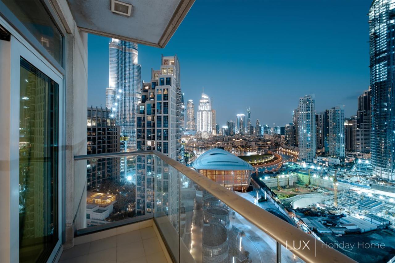 Lux | Sweeping Skyline View Across The Dubai Opera Hotel Exterior foto